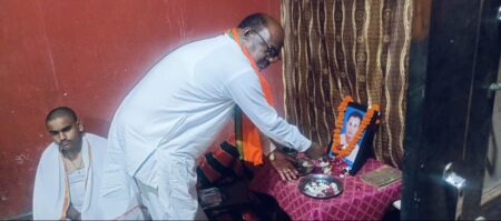 स्वर्गीय जितेंद्र शर्मा जी के आकस्मिक निधन पर पहुंचे सुरेंद्र बेसरा जी